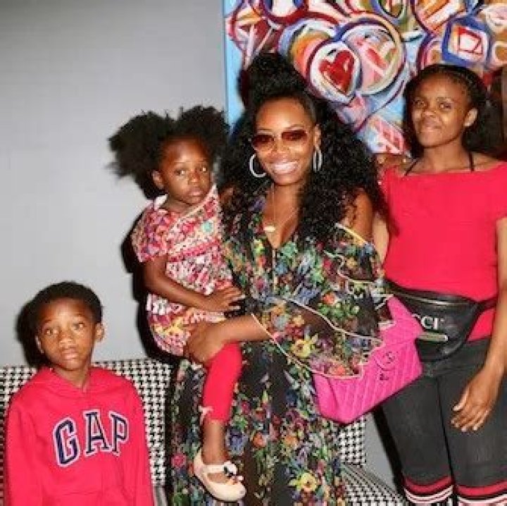 YANDY SMITH AND HER KIDS HIT THE STREETS OF HARLEM