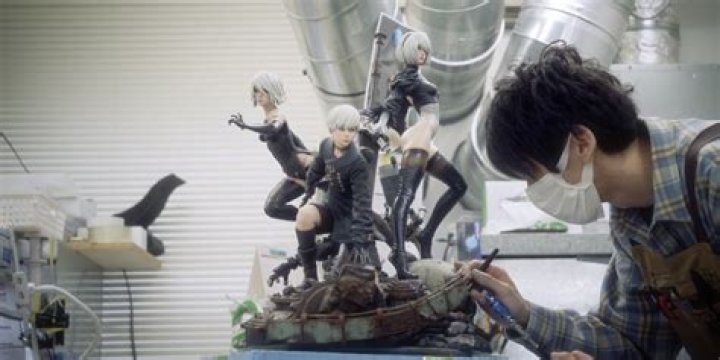 Yoko Taro & Fellow Devs React to the Crazy $3,399 NieR: Automata Statue in New Video